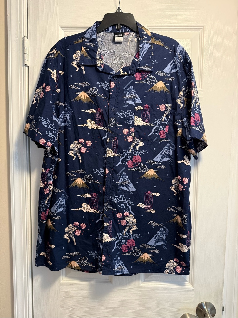 NWOT Men’s Star Wars Darth Vader and Storm Trooper Samurai Print